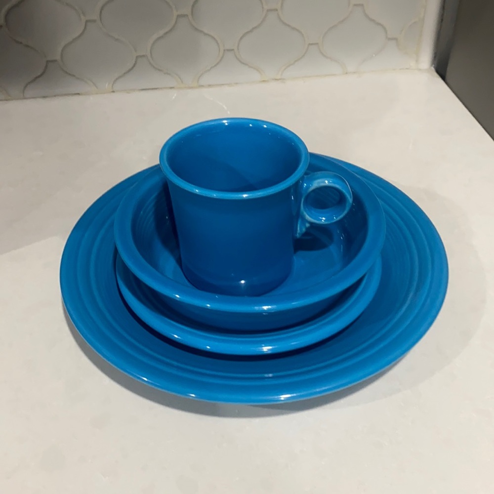 Peacock (retired) 4 piece fiesta ware.🦚